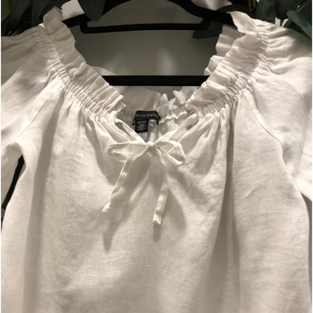 Like New!! Saks Fifth Avenue Linen Ruffle Neckline Top